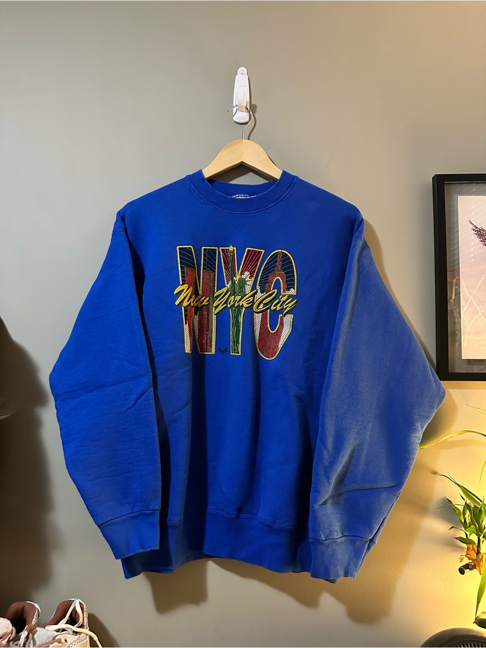 VintageFruit of the Loom Royal Blue NYC Graphic Crewneck Sweatshirt - Multicolor